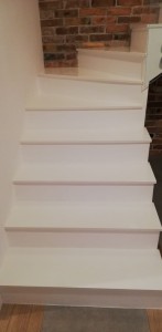 Stopnie stopnice schody z konglomeratu kwarcowego Crystal Absolut White